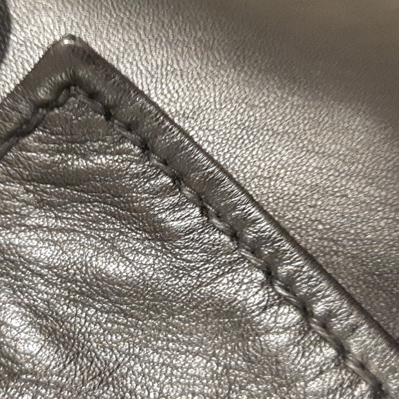 Limited edition genuine leather by parasuco - Picture 7 of 12